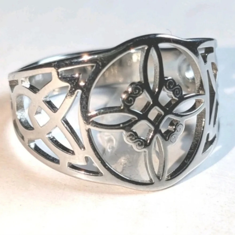 Silvery Stainless  steel Cutout Celtic-knot Style Ring Sz9